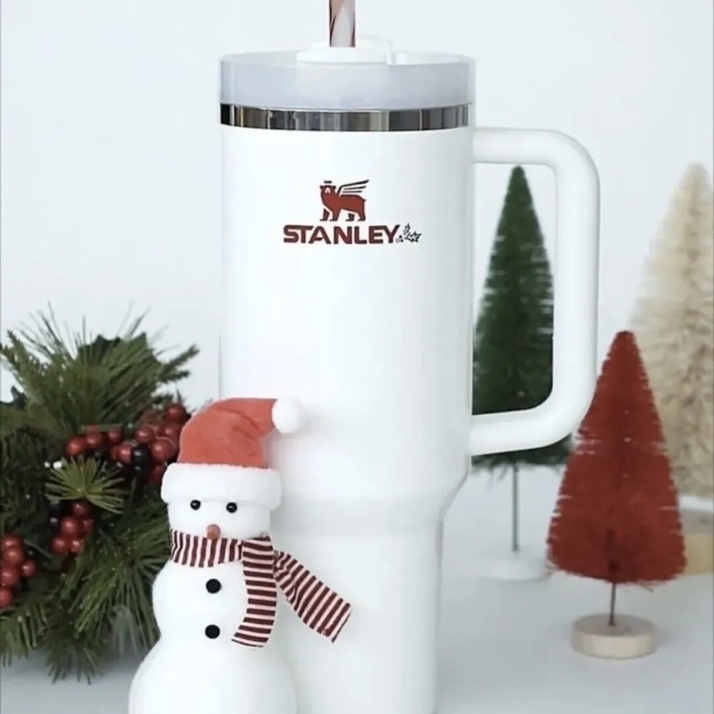 Stanley Mistletoe Twist Limited Edition 40 oz Quencher